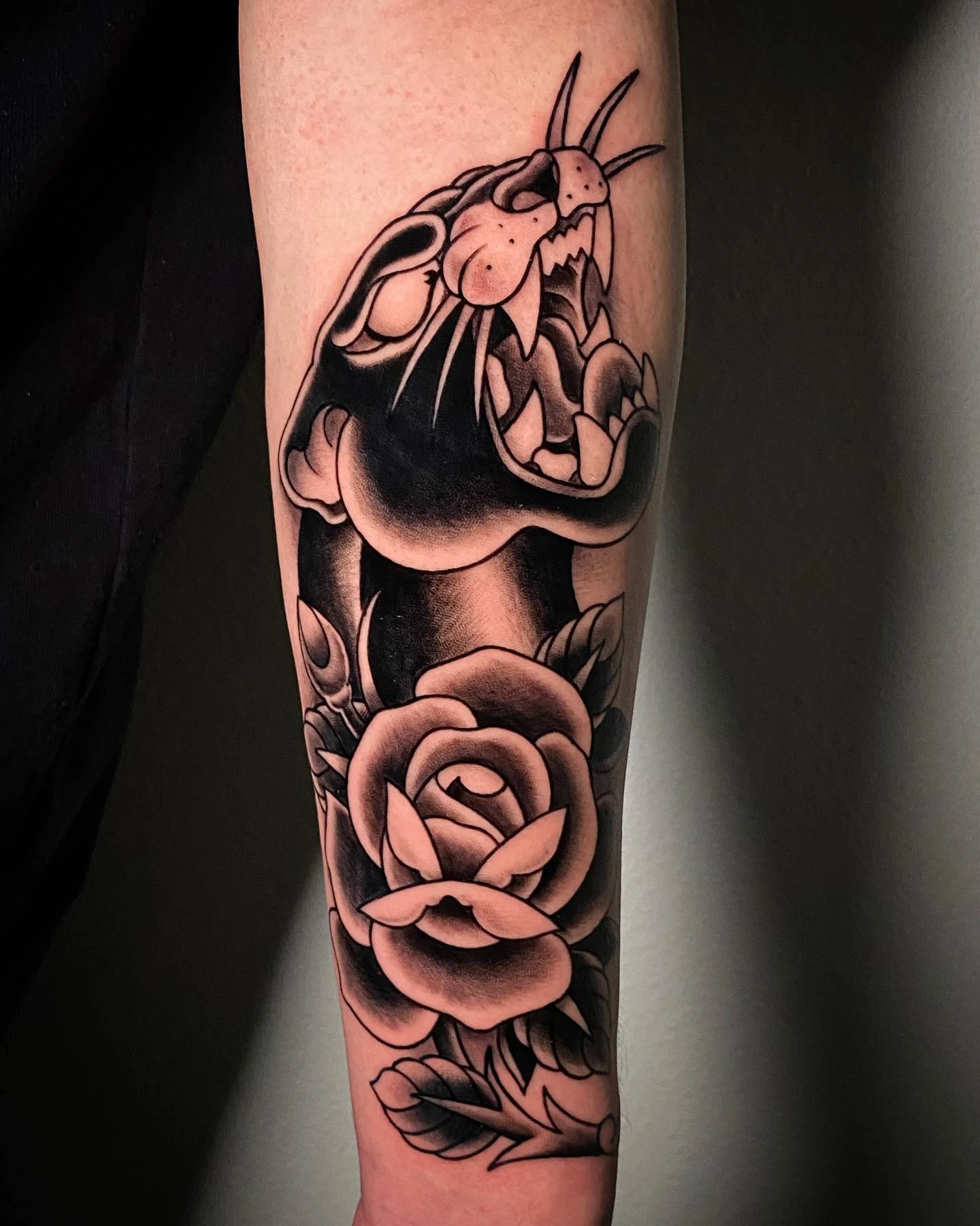 Skin Design Tattoos — geleneksel dövme çalışması