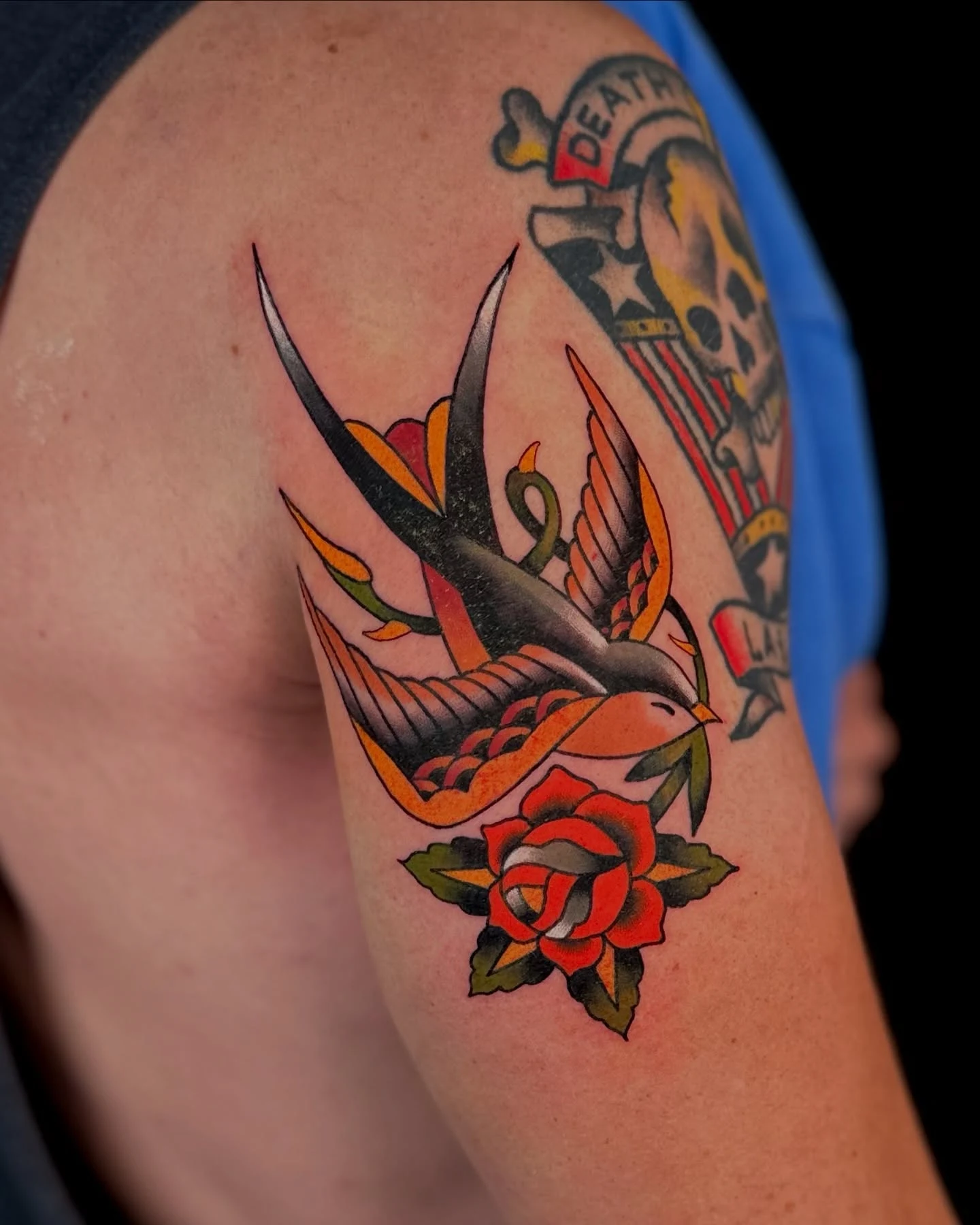 Skin Design Tattoos — geleneksel dövme çalışması