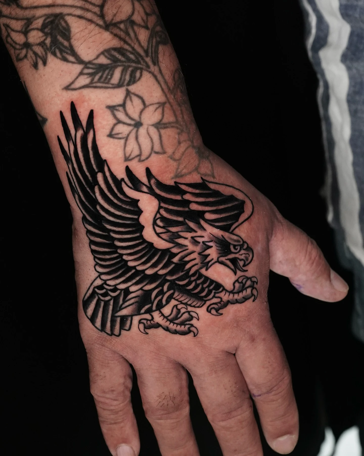 Skin Design Tattoos — geleneksel dövme çalışması